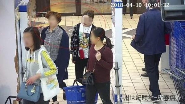 Nhặt được smartphone không cài mật khẩu lại có sẵn Alipay, người phụ nữ đi mua sắm điên cuồng rồi bị bắt Nhặt được smartphone không cài mật khẩu lại có sẵn Alipay, người phụ nữ đi mua sắm điên cuồng rồi bị bắt